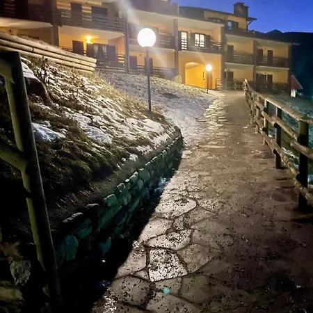 Apartamento La Tana Del Lupo Piste Da Sci 200 Mt *